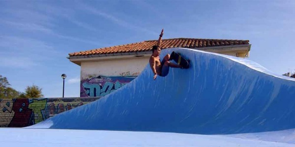 Impara a fare surfskate: le quattro manovre di base.