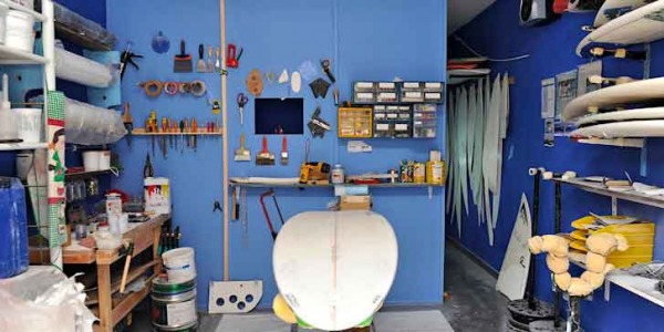 Tools to buid a surfboard