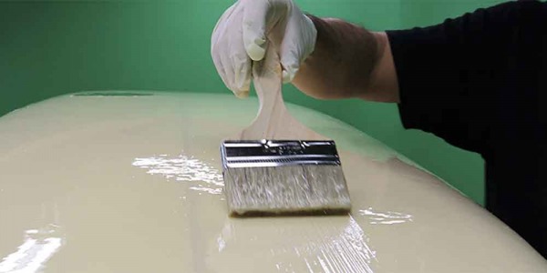 How to build a surfboard: the gel coat or hot coat
