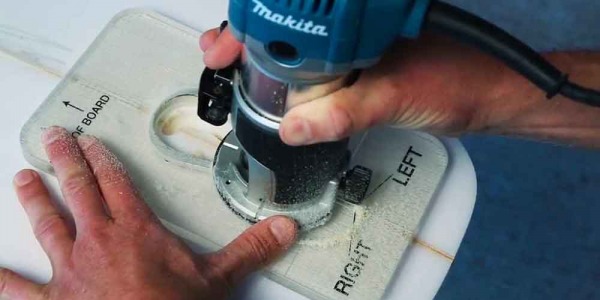 Building a surfboard: how to insert the fins plug